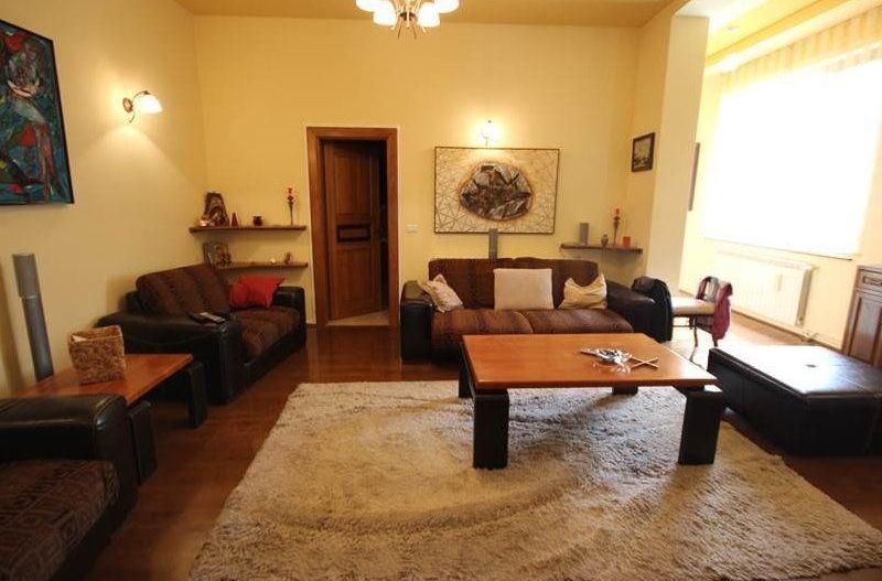 Vila frumoasa de vanzare in zona Balcescu! - Poză 1