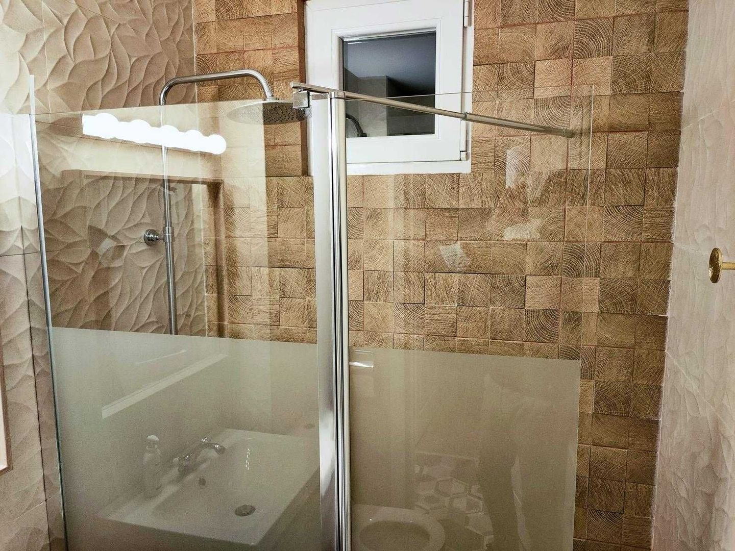 Apartament 2 camere in zona Drumul Taberei lângă metrou Raul Doamnei - Poză 4
