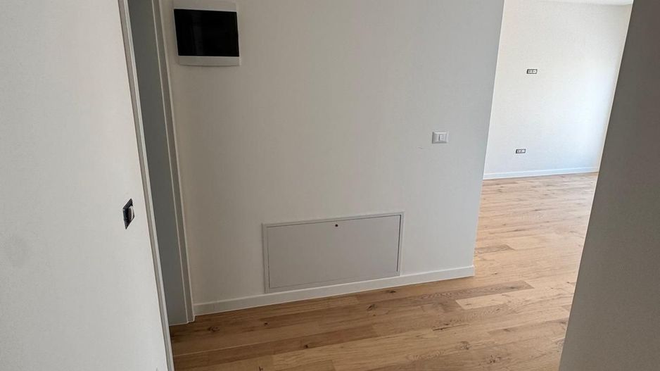 Duplex despărțit prin perete dublu/ Garaj - Poză 20