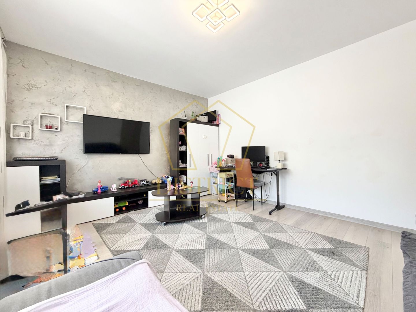 Apartament cu 2 camere mobilat, decomandat la parter in Giroc - Calea Urseni. - Poză 3