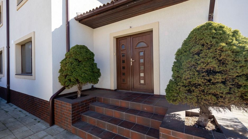 Casa 6 dormitoare+4 bai -1500 mp teren-Sacele - Poză 57