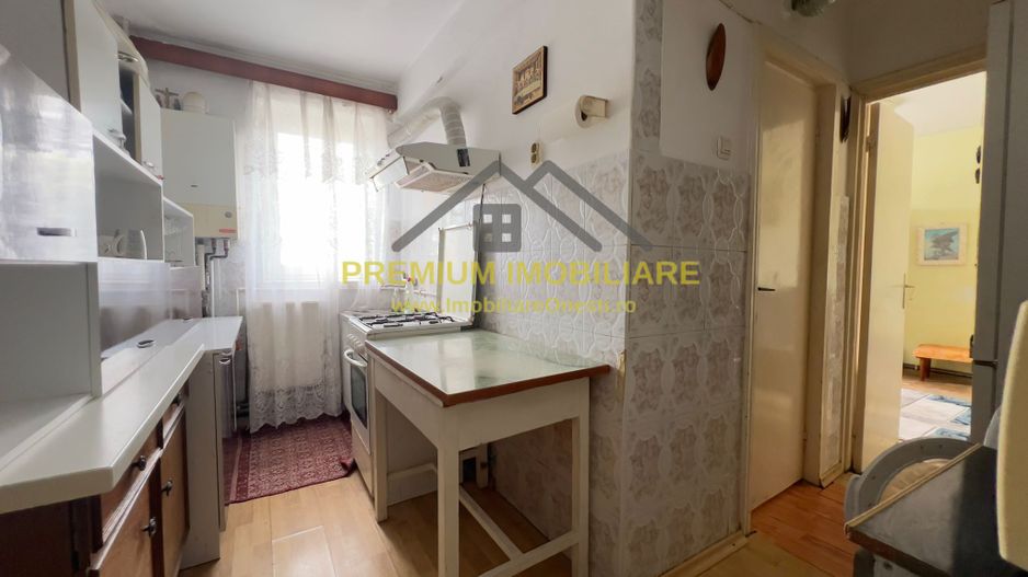 Apartament decomandat cu 2 camere zona centrala - Poză 3