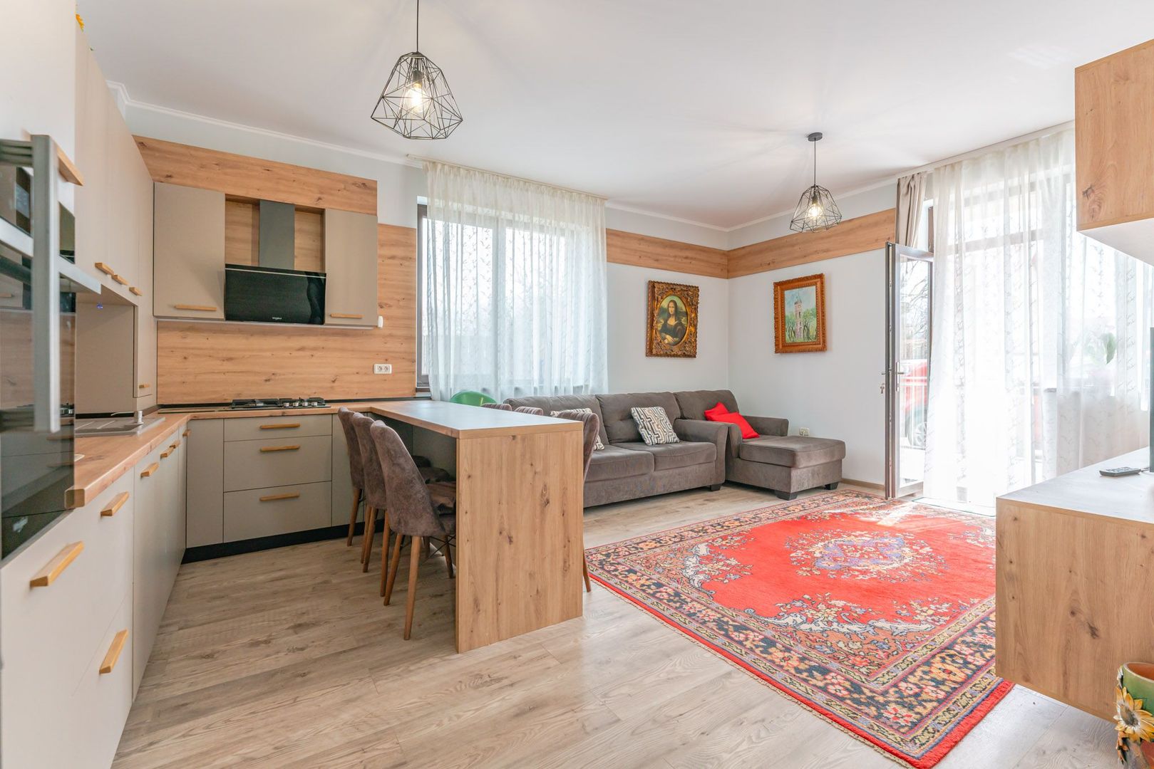 Apartament 3 camere spatios cu o terasa de 25 mp - Poză 1