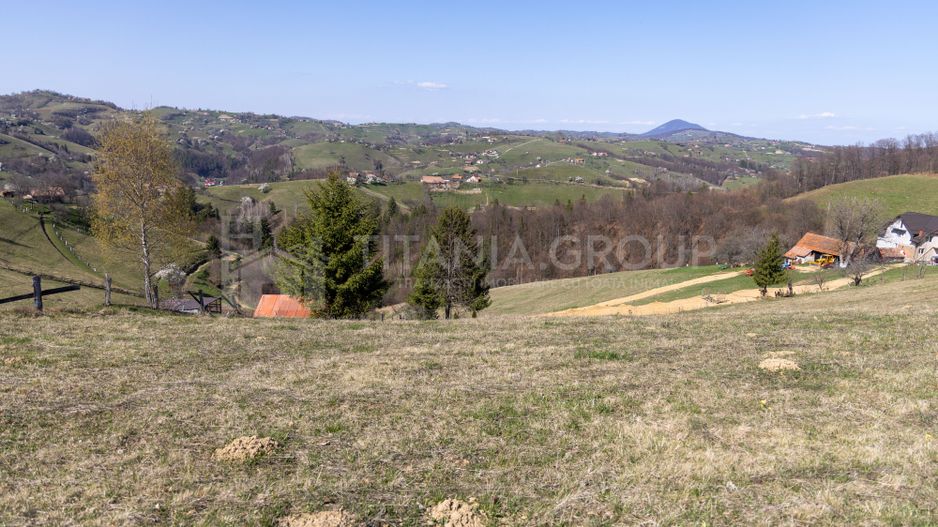 Teren intravilan în Poiana Mărului, 3.791 mp cu priveliste panoramica - Poză 27