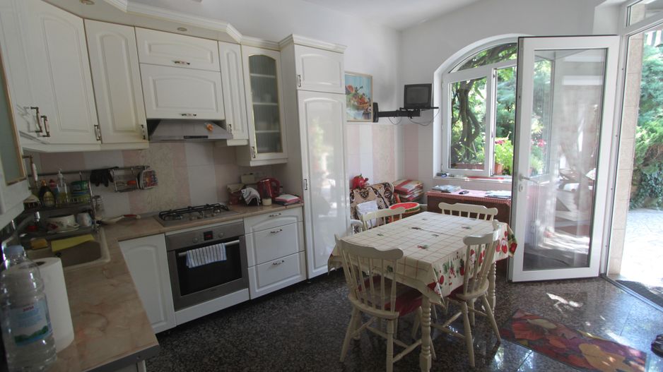 Casă / Vilă cu 8 camere de vânzare în zona Semicentral - Poză 30