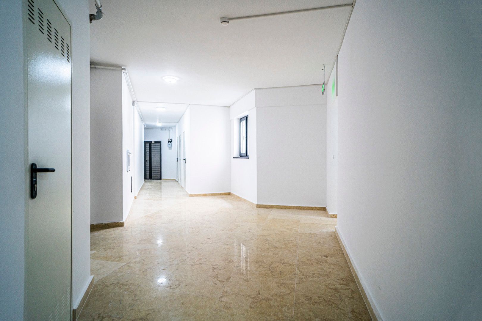 2 camere 52 mp+42 mp terasa, parter, Bloc finalizat, centrala, bucatarie inchisa - Poză 5