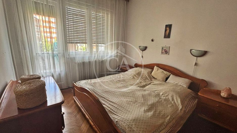 Apartament de vanzare cu 3 camere in zona Dacia Oradea - Poză 5