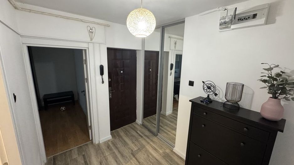 De Închiriat: Apartament 3 Camere la Metrou Brâncoveanu - Poză 2