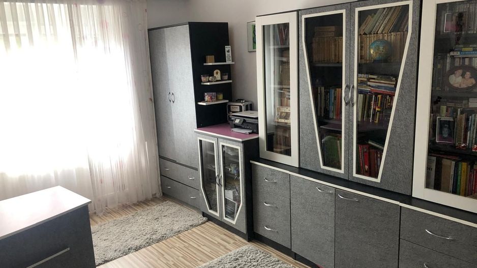 BRASADAS vinde casa cu 7 camere si teren 1100mp in zona Burdea. - Poză 2