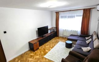 Apartament cu 3 camere in zona Lunei - Poză 1