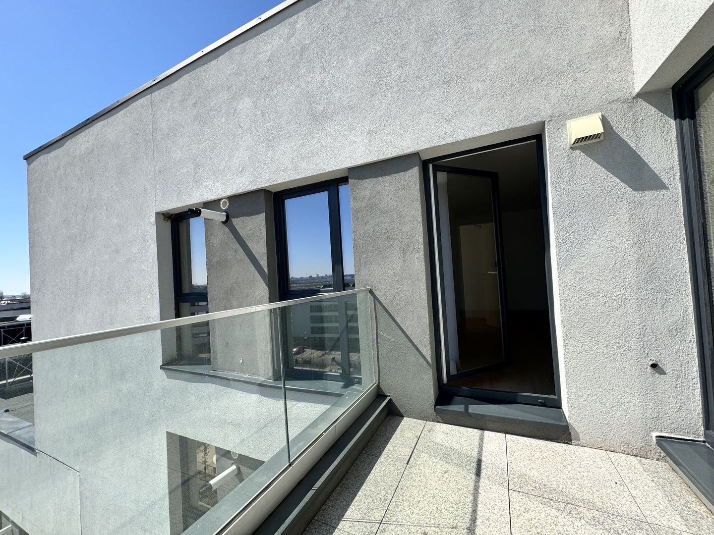 3 camere 75 mp SU + Balcon 8mp - Verdere curte interioară - Poză 8