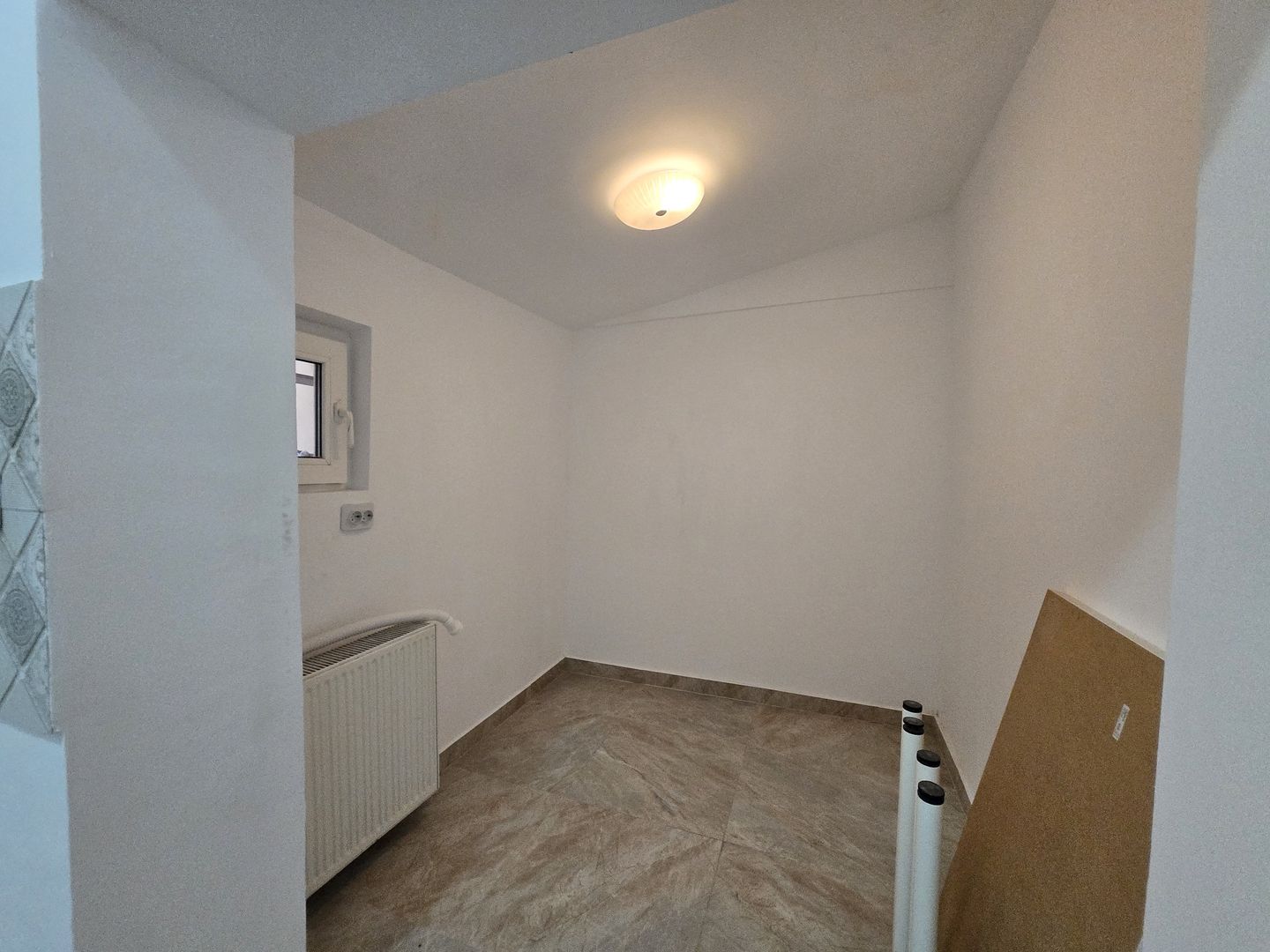 Casa renovata 105mp utili si curte libera 45mp -Eroii Revolutiei - Poză 10