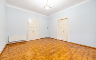 Apartament nemobilat, 3 camere, etaj 1, Bld.Revoluției - Poză 9