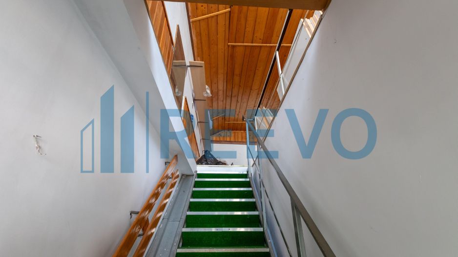 Clădire și teren de investiție, central Roman - Poză 60