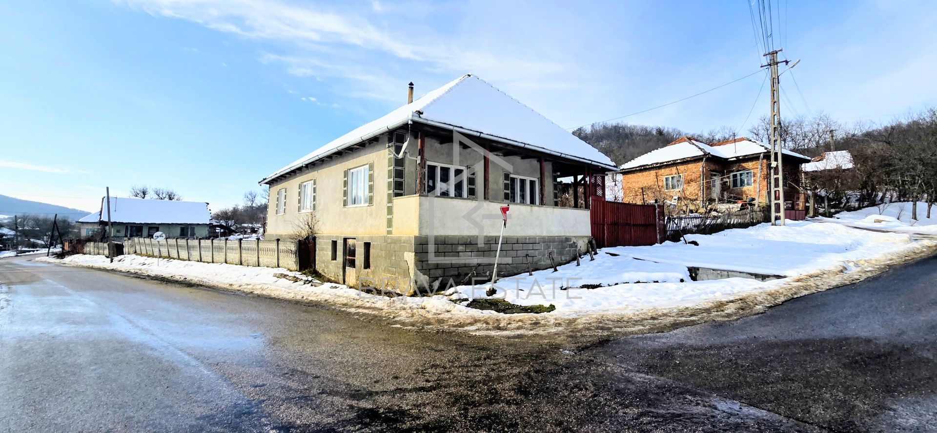 Casă de vânzare, 110 mp, 5 camere 1200mp teren , sat Voivodeni - Poză 1