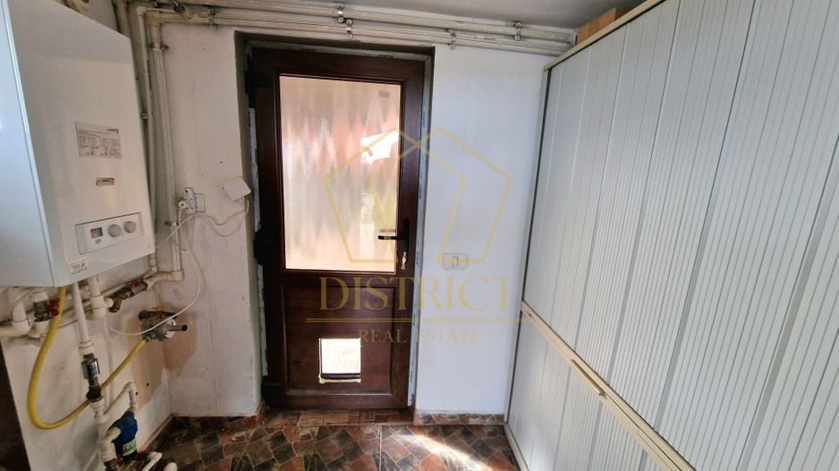 Casa individuala impartita in 2 apartamente | Ianova - Poză 12