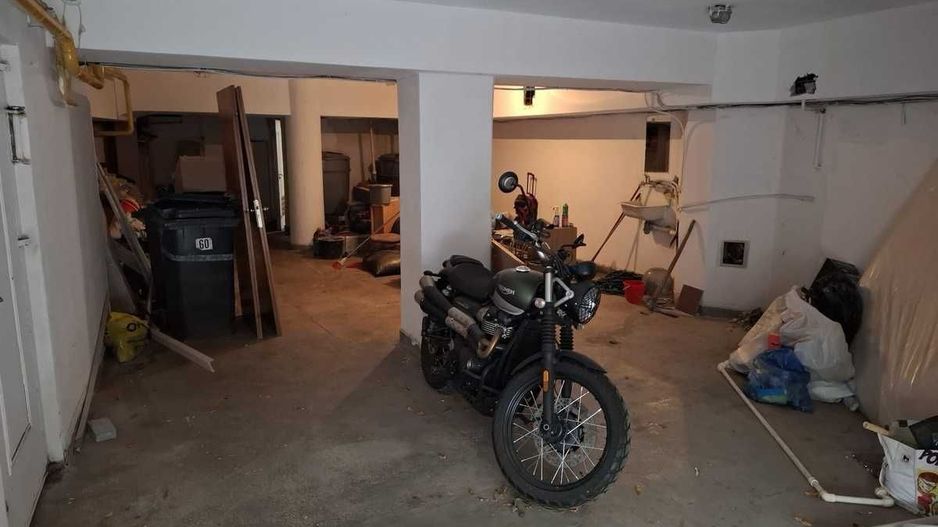 Vand Garaj Spati Comercia StradaStr Aurel Vlaicu vizavi de Dinamo 45mp - Poză 4