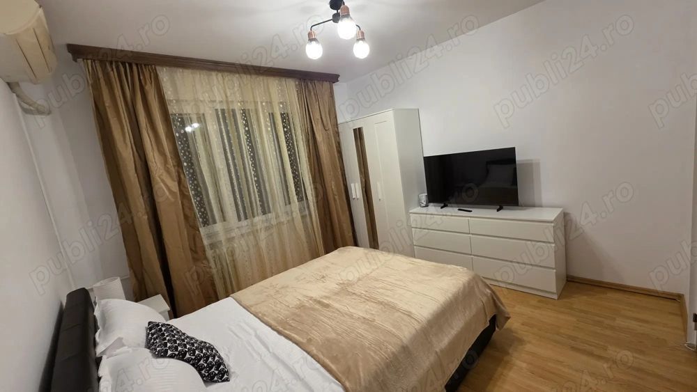Apartament 3 camere renovat, decomandat, etaj 4, aproape de metrou - Poză 1