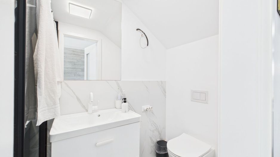 Duplex 1/2 mobilat şi utilat în Săcălaz - Poză 8