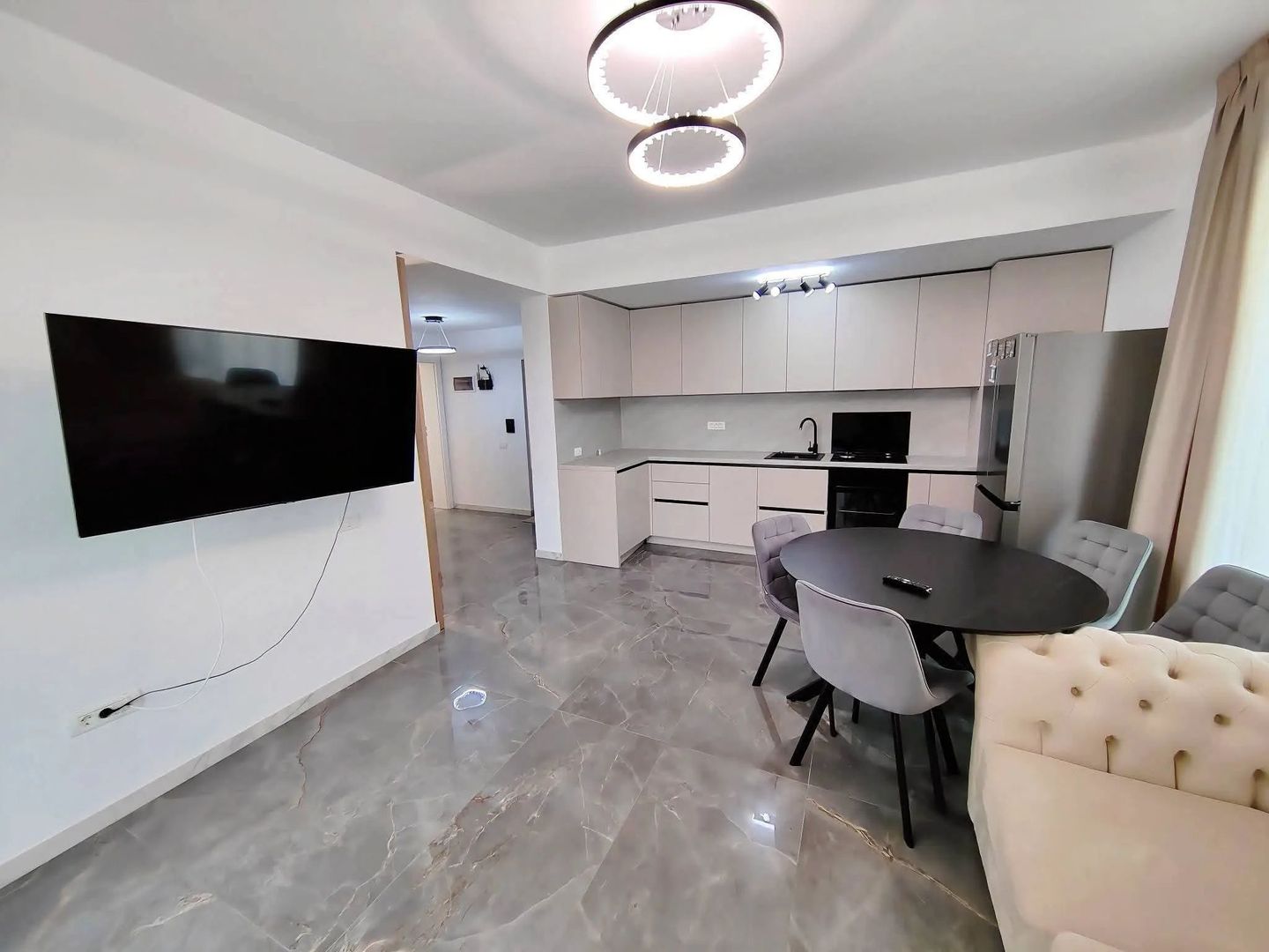 Apartament cu 3 camere de închiriat în Giroc - Poză 1