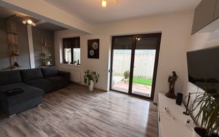 Casă înșiruită complet mobilată + curte+ 2 parcari în complex inchis! - Poză 2