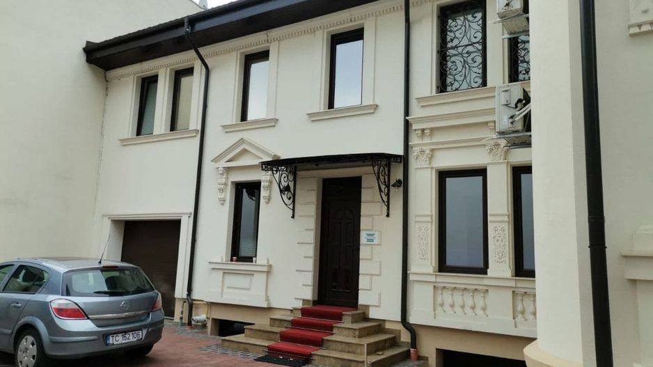 CASA 16 CAMERE FOSTA AMBASADA -CALEA VICTORIEI -6 LOCURI DE PARCARE - Poză 2