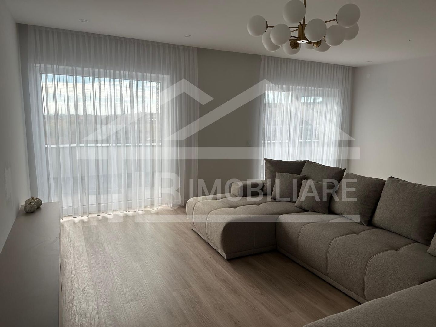 Apartament cu 3 camere, 111mp, 2 locuri de parcare, Zona Sevalia - Poză 3