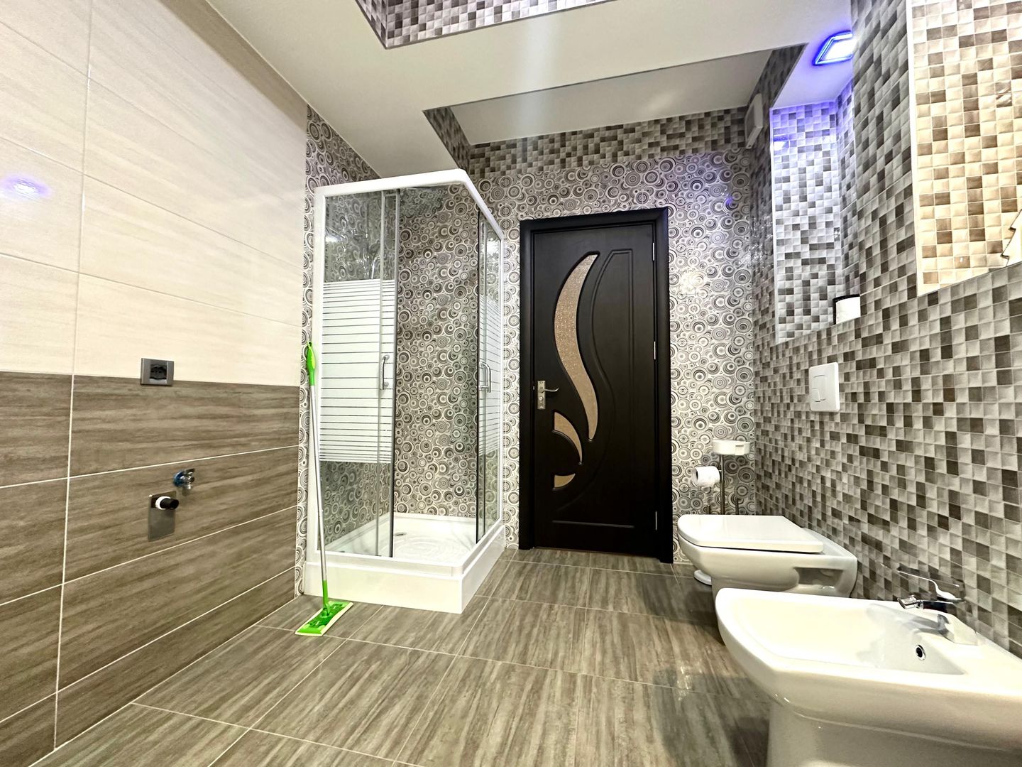 Apartament cu 4 camere + loc de parcare Subteran, Brasov - Poză 13