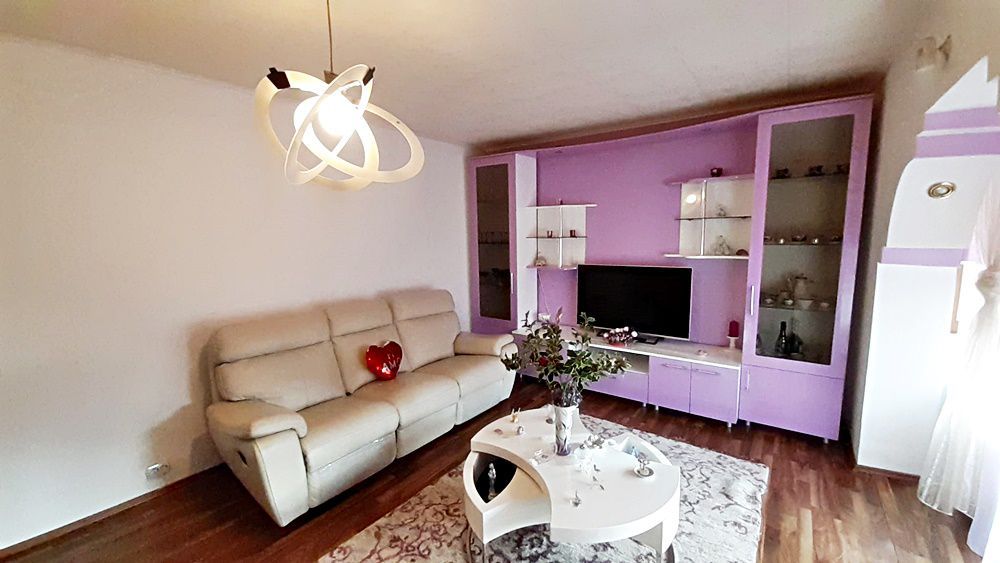 In Feldioara, la 17 Km de Brasov, apartament 2 camere, 43000 euro - Poză 2