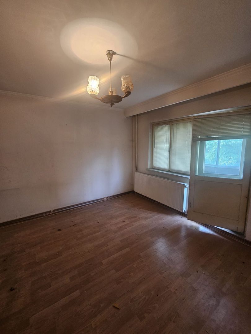 Apartament spațios 3 camere, 2 băi și 2 balcoane – Craiovei, Gh. Doja - Poză 11