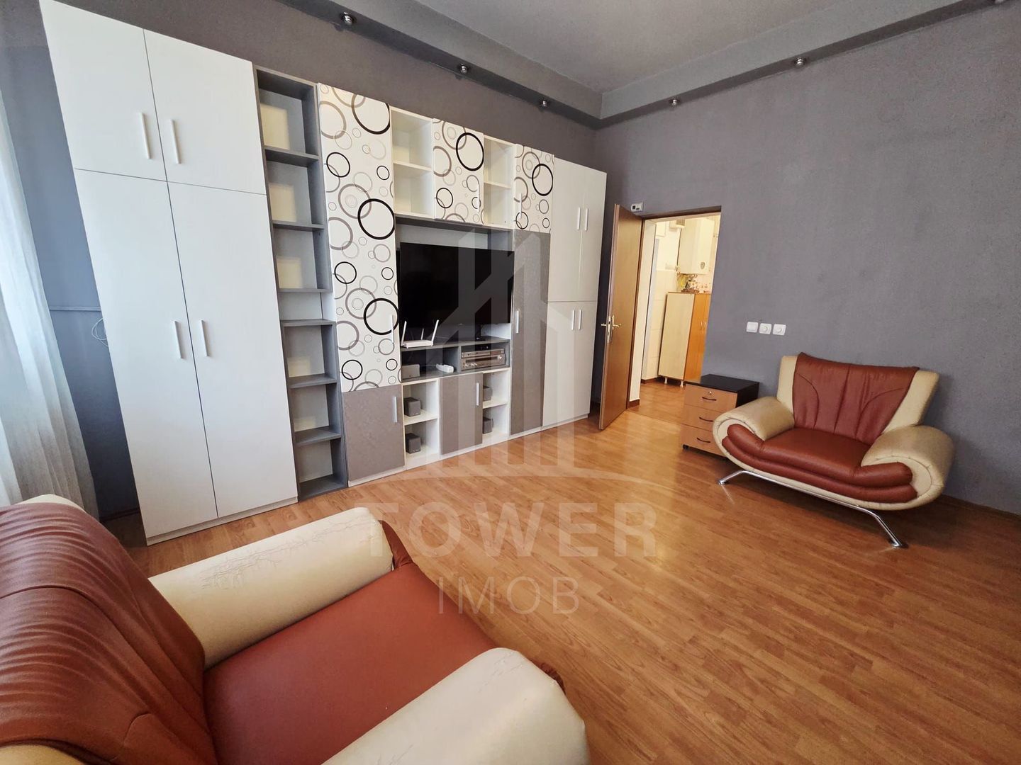 Garsonieră spațioasă de închiriat, ultracentral, la casă - Poză 1