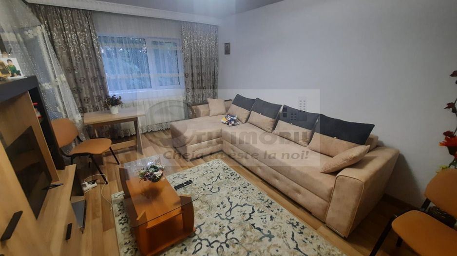 Apartament 3 camere decomanadat, etaj 2/4, zona Cug, 128.000 Euro - Poză 1