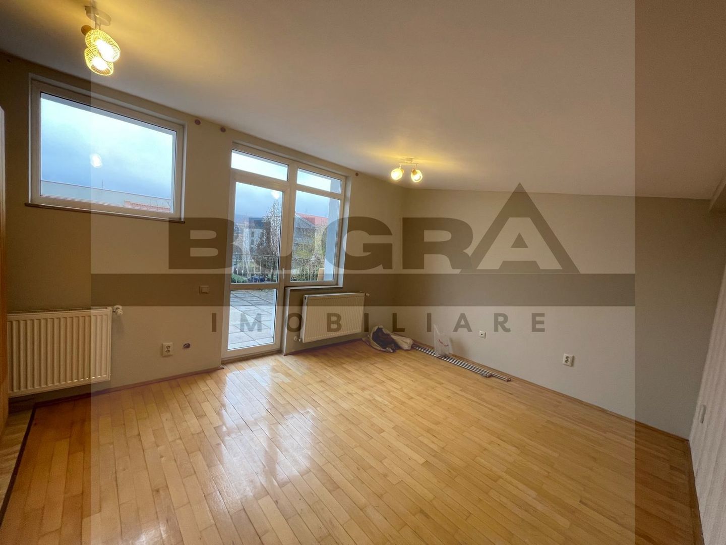 Duplex de 320mp, modern, 120mp, sauna, zona strazii Zaharia Stancu - Poză 40