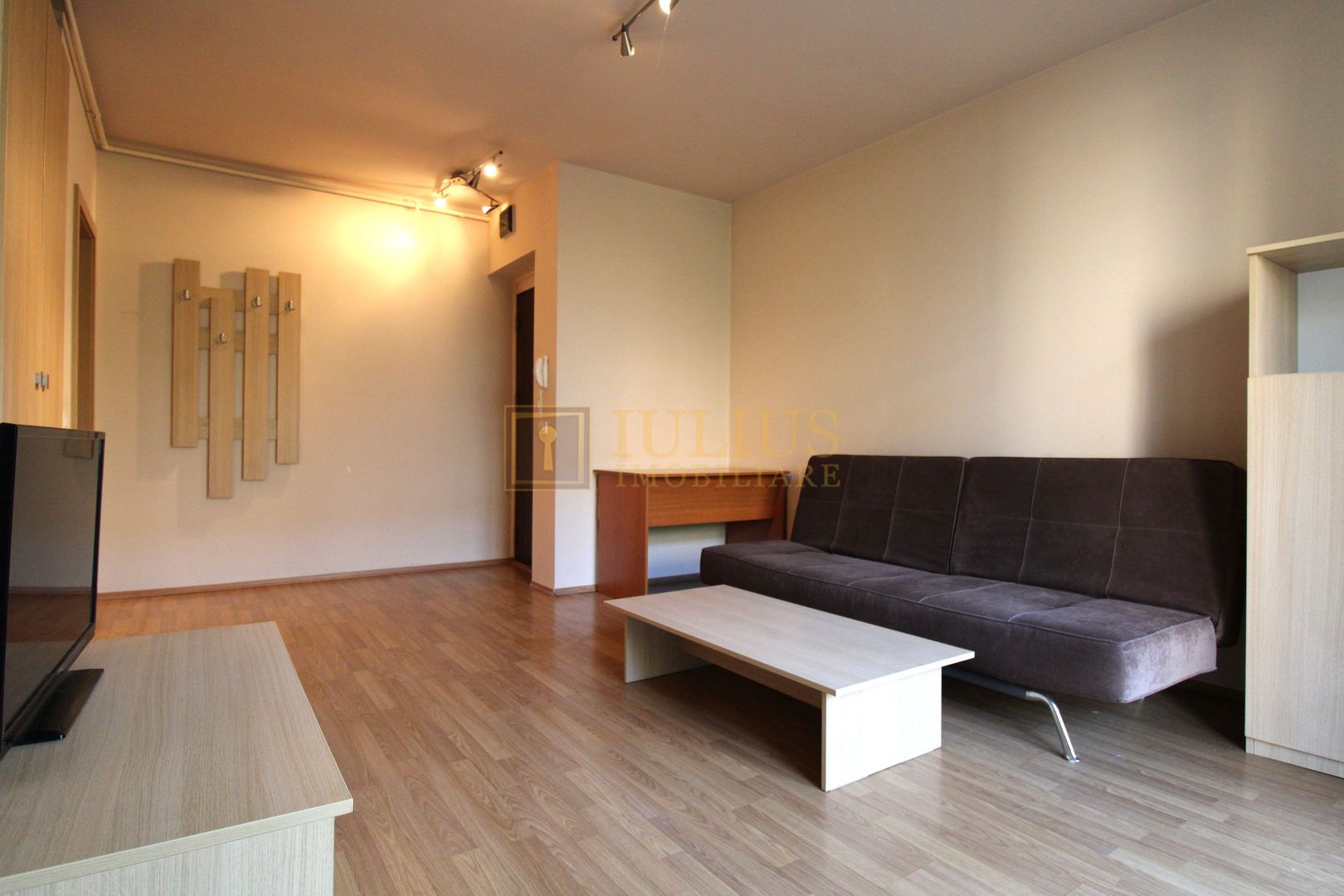 Centrala proprie, bucatarie inchisa si balcon spatios; posibilitate decontare - Poză 5