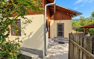 Casă cu 3 camere, anexe și livadă – Lopatnița, Șoimari - Poză 13