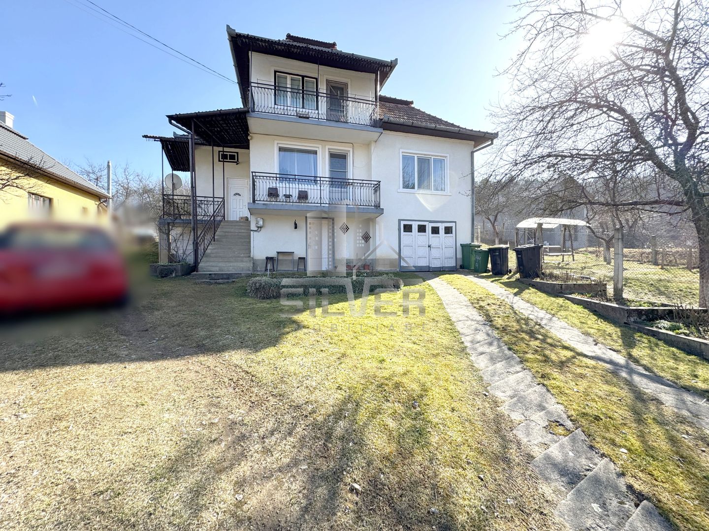 Casa pe 3 niveluri cu teren de 1900 mp in Com. Baisoara. - Poză 1