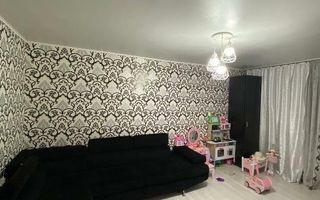 Vând apartament cu 3 camere Mobilat/Utilat in zona Km 4-5 - Poză 1