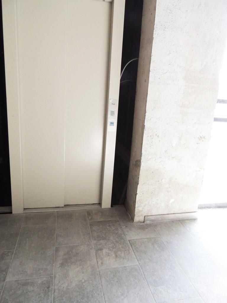 Imobil  ideal pentru business | Parcare subterana | Trafic Intens - Poză 10