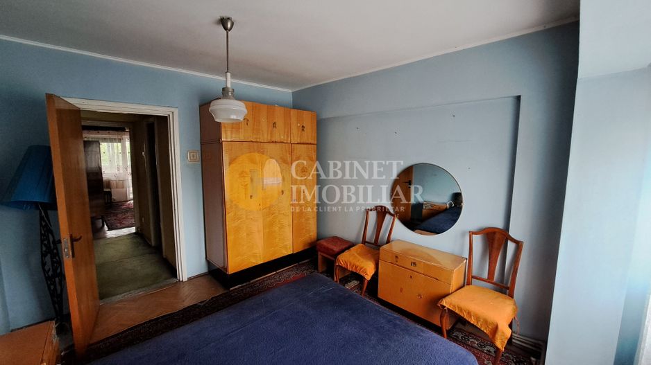 100 mp Ultra-Central: Apartament 4 Camere pe Bd. Independenței (Fără Risc) - Poză 3