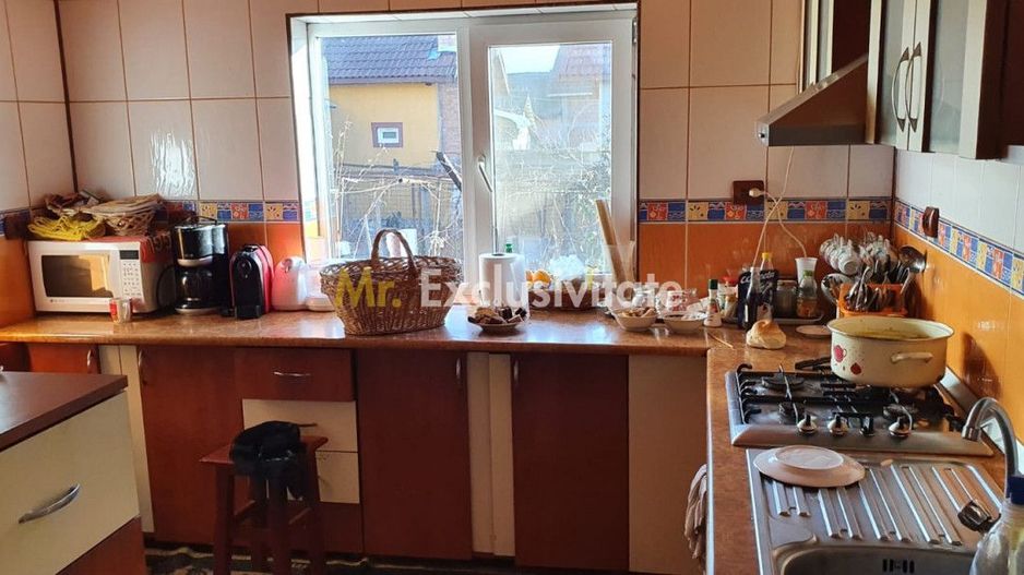 Casa / Pensiune de vânzare – Balta, Gorj sau schimb cu apartament . - Poză 11
