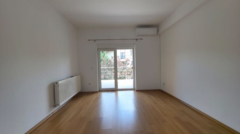 Vilă de inchiriat 5 dormitoare curte 300 m Iancu Nicolae Baneasa - Poză 19