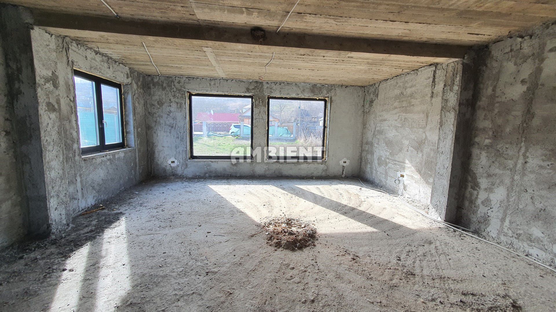 CASĂ individuală P+1E și teren 3000 mp, zona BRODOC; - Poză 3