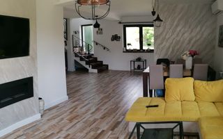 Casa moderna cu 4 camere, La  CHEIE in Poplaca - Poză 1