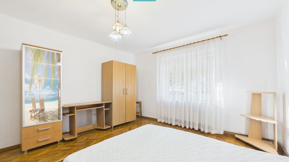 Casă cu 2 apartamente în Grădiște - Poză 8