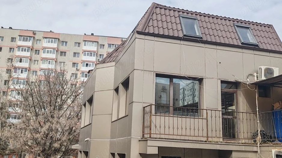 Vila P+1+M de inchiriat | 7 camere, 5 bai| curte mare, Sector 3 - Poză 2
