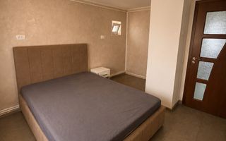 Casa renovata anul trecut  cu 1100 mp de teren in localitatea Les - Poză 9