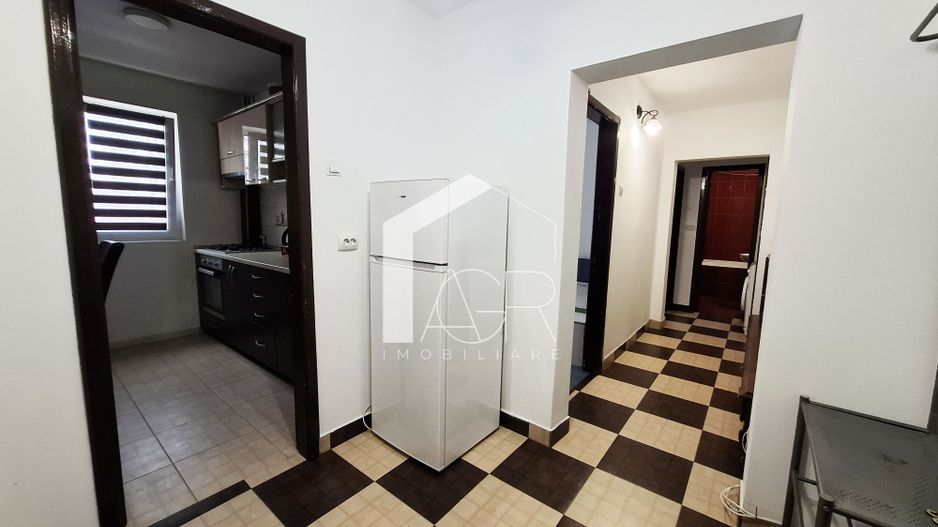 Apartament cu 3 camere, decomandat, zona Republicii - Poză 10