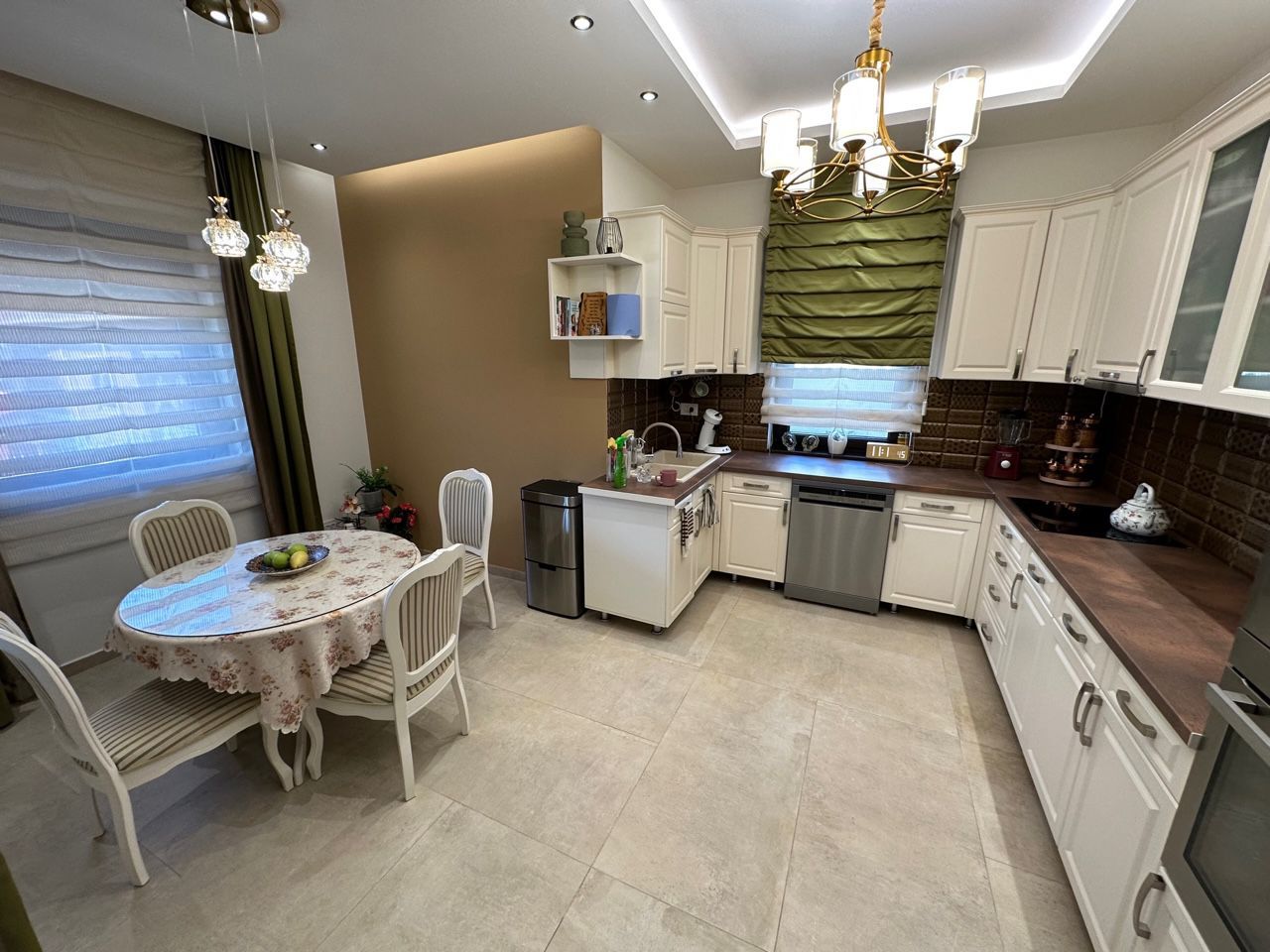 CASA EXCEPTIONALA CU LIVADA PROPRIE - Poză 19