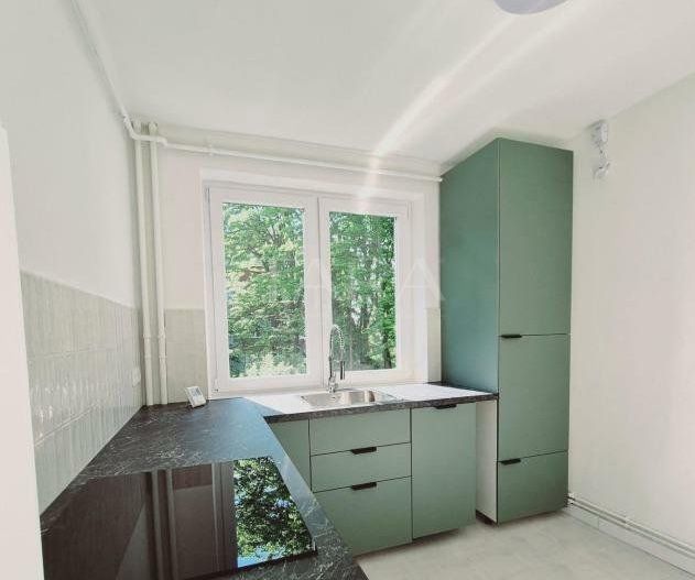 Apartament renovat, balcon mare, zonă verde liniștită, Iulius Mall. - Poză 1