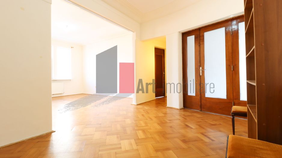 Apartamentul "DEKORA", bloc Art Deco, interior compartimentat de exceptie - Poză 1